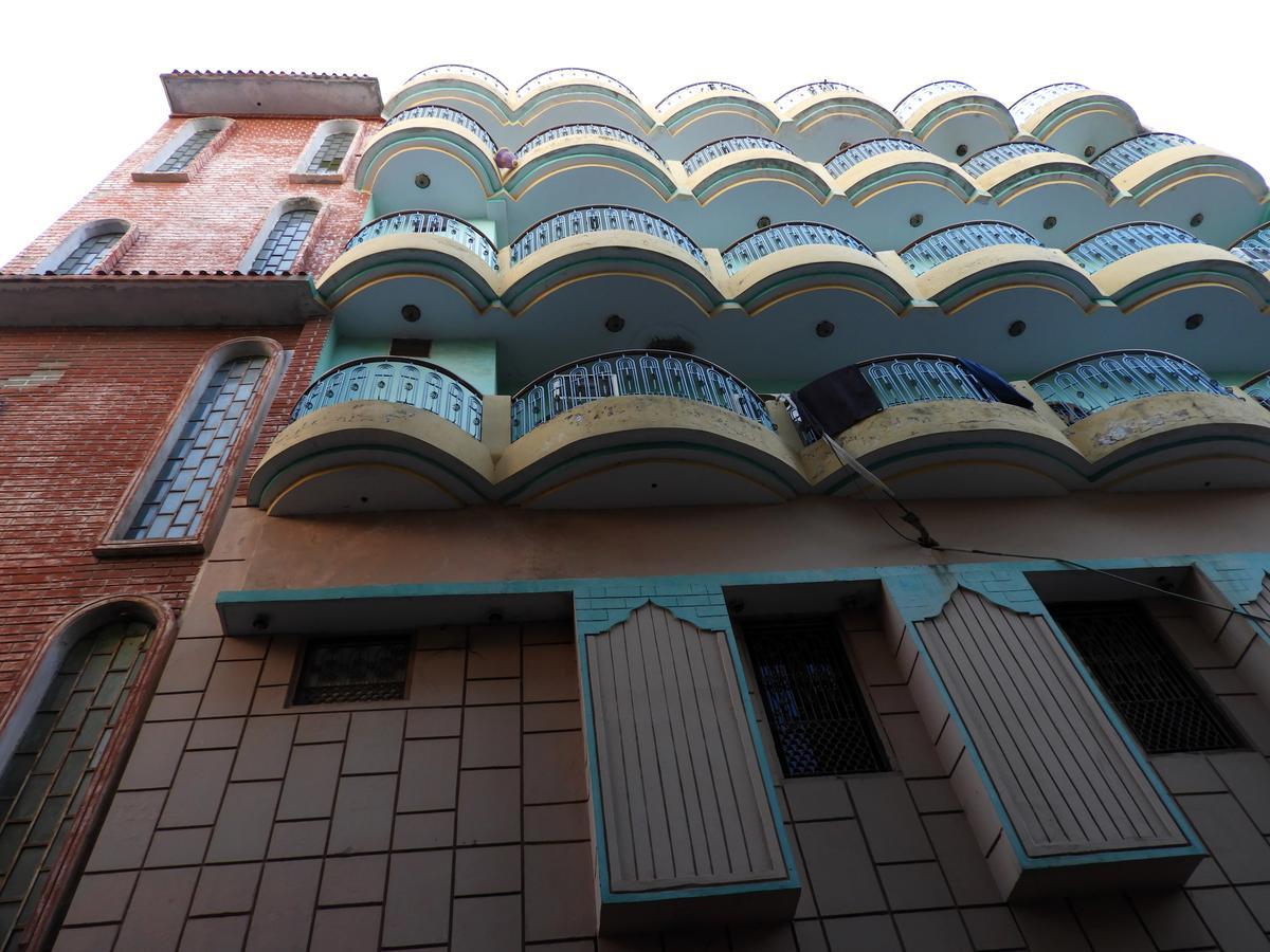 Sandhya Guest House Varanasi Near Ganga River Exterior foto